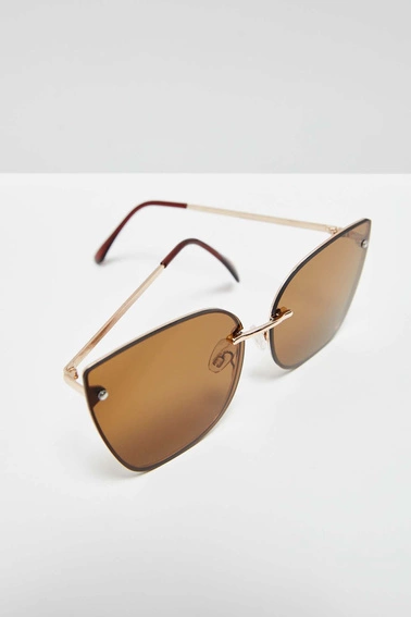 Okulary przeciwsłoneczne z metalowymi oprawkami brązowe