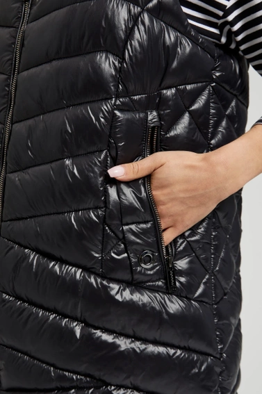 Pikowana kamizelka zapinana na zamek czarna