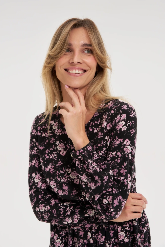 Sukienka midi w kwiatki czarna