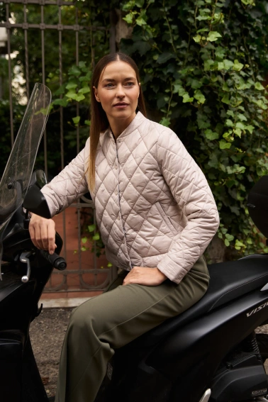 Dwustronna pikowana kurtka beżowa