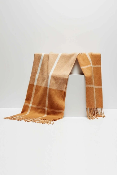 Szal w kratkę z frędzlami beżowy