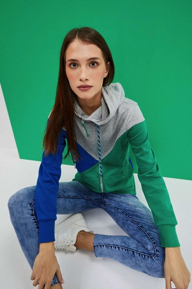 Bluza z kapturem zielona