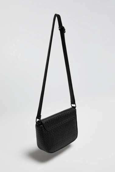 Mała torebka na ramię czarna 