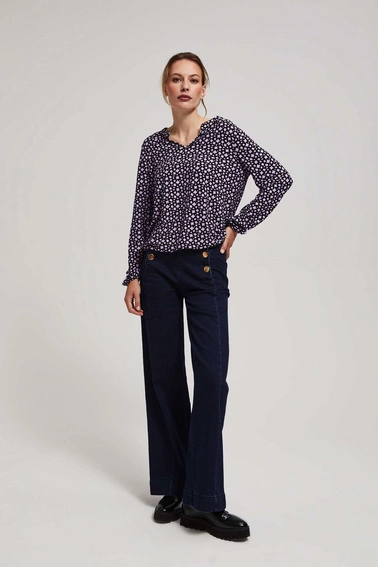 Wzorzysta bluzka z dekoltem w serek lawendowa