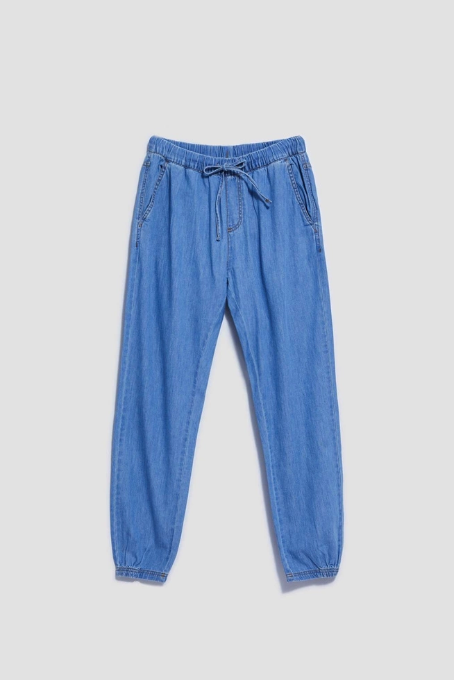 Joggery z wiązaniem w pasie