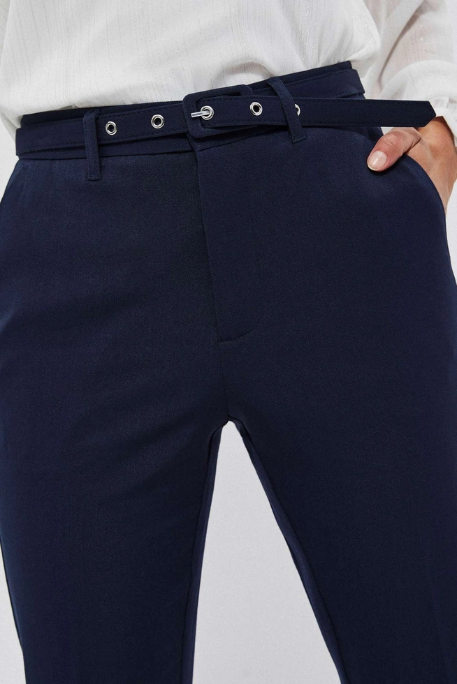 Spodnie cygaretki z paskiem granatowe