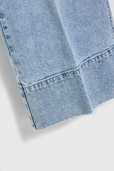 Jeansy z szerokimi nogawkami jasnoniebieskie