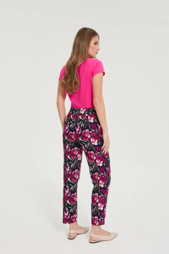 Spodnie w kwiaty granatowe