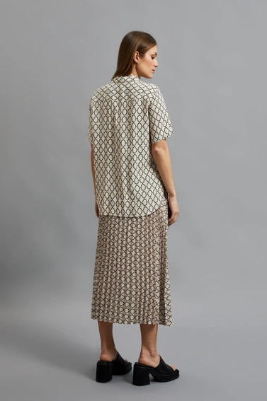 Plisowana spódnica midi beżowa