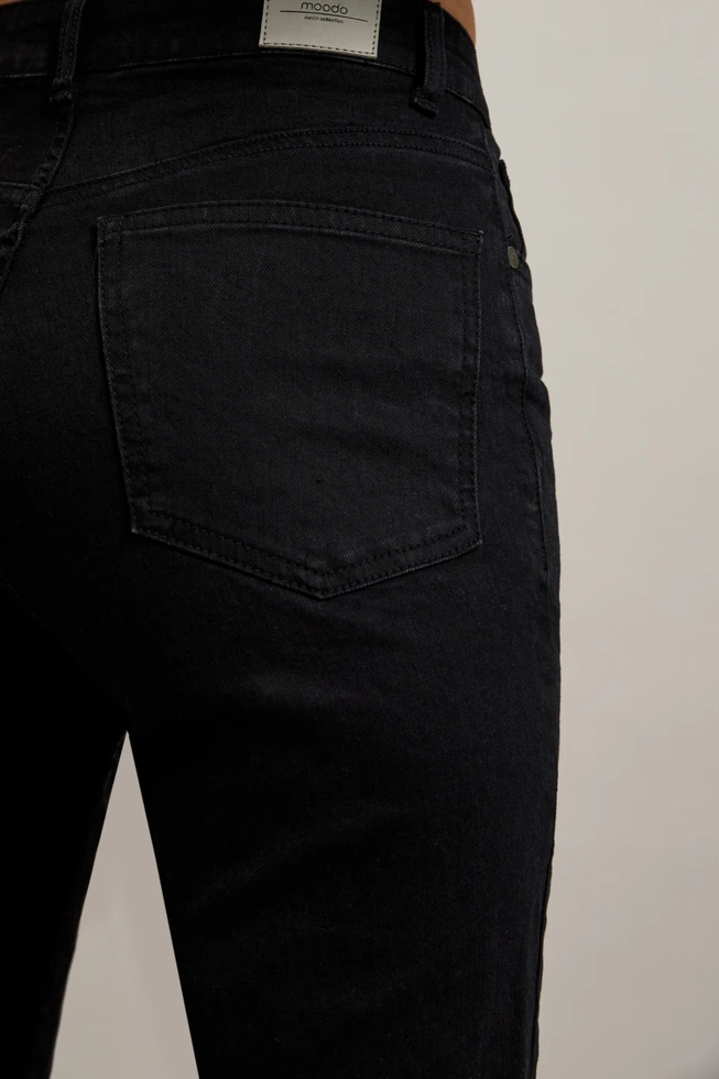 Jeansy z prostą nogawką czarne