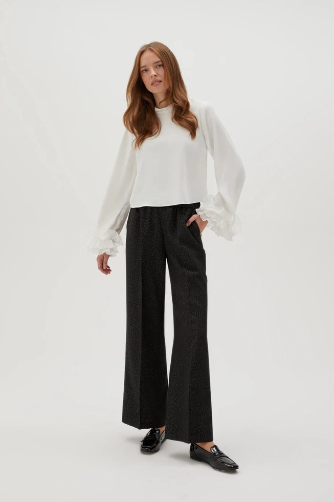 Spodnie ozdobione metaliczną nitką czarne