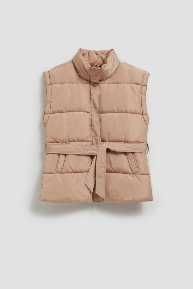 Pikowana kamizelka z paskiem