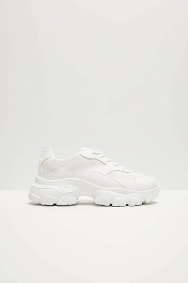 Sportowe buty na grubej podeszwie