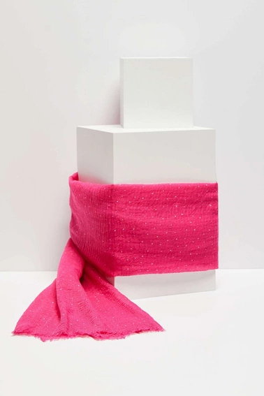 Szal z drobnym metalicznym nadrukiem truskawkowy