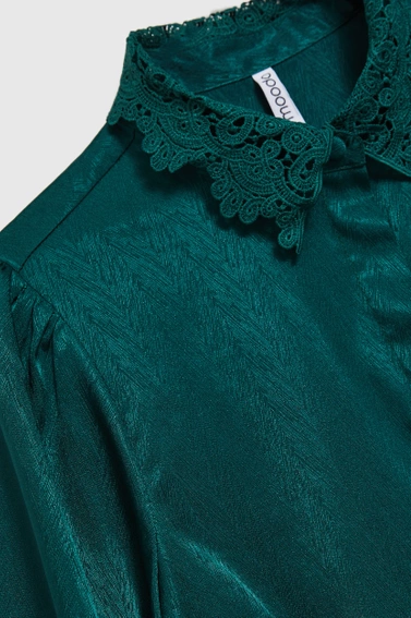 Koszula z koronką na mankietach i kołnierzyku zielona