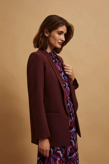 Gładka marynarka kasztanowa