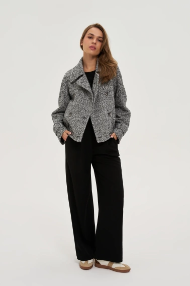 Krótki płaszcz czarno-biały