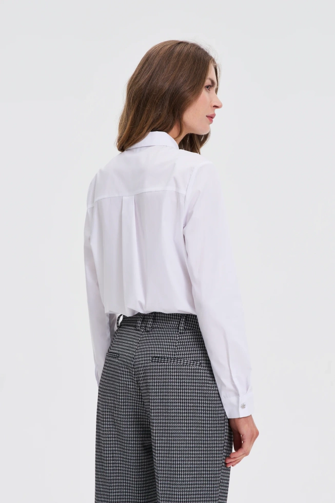 Koszula z kołnierzykiem biała