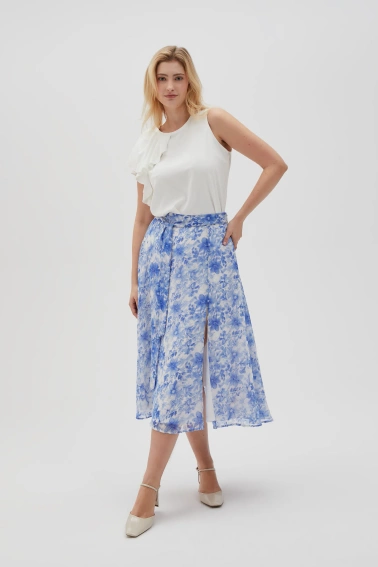 Spódnica w kwiaty z rozcięciem błękitna
