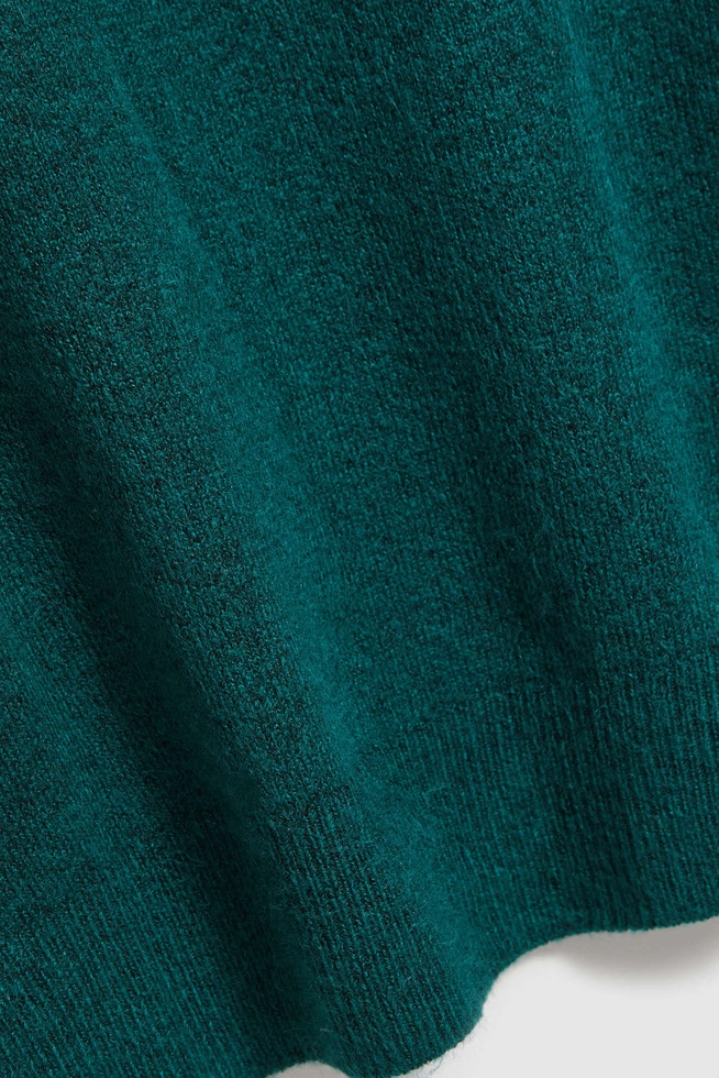 Sweter z golfem zielony