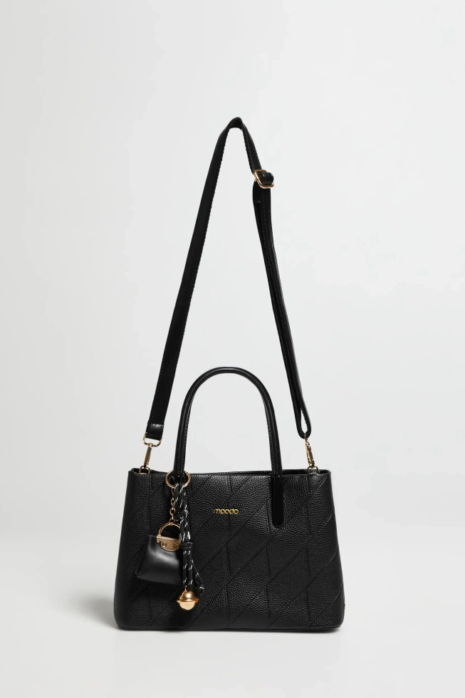 Torebka z brelokiem czarna