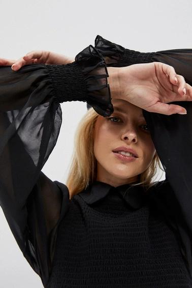 Sukienka z bufiastymi rękawami i kołnierzykiem czarna