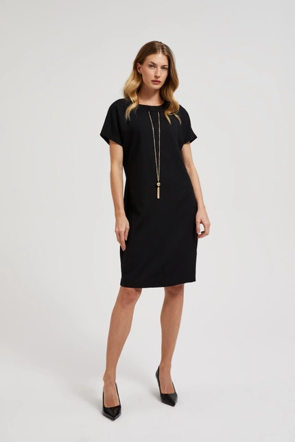 Gładka sukienka z łańcuszkiem czarna
