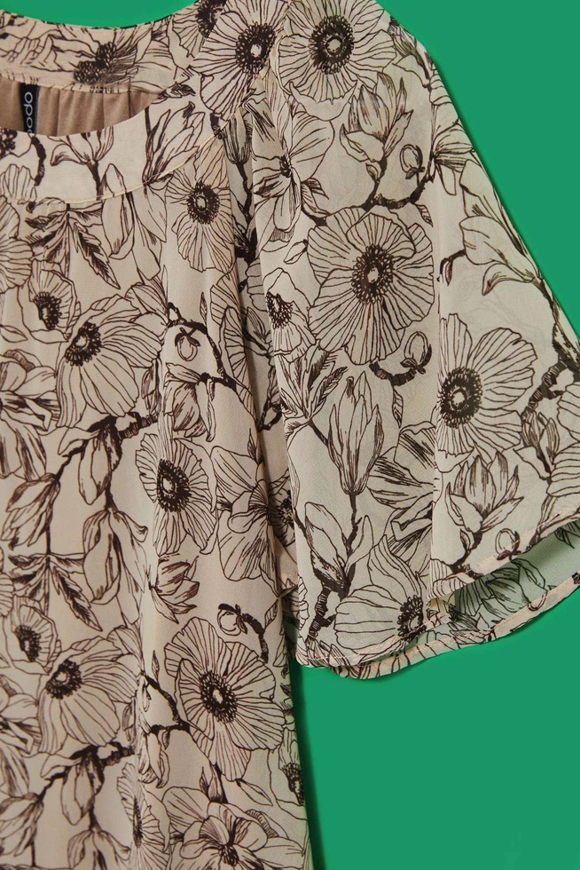 Rozkloszowana sukienka z kwiatowym printem