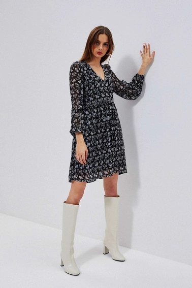 Rozkloszowana sukienka w roślinny wzór