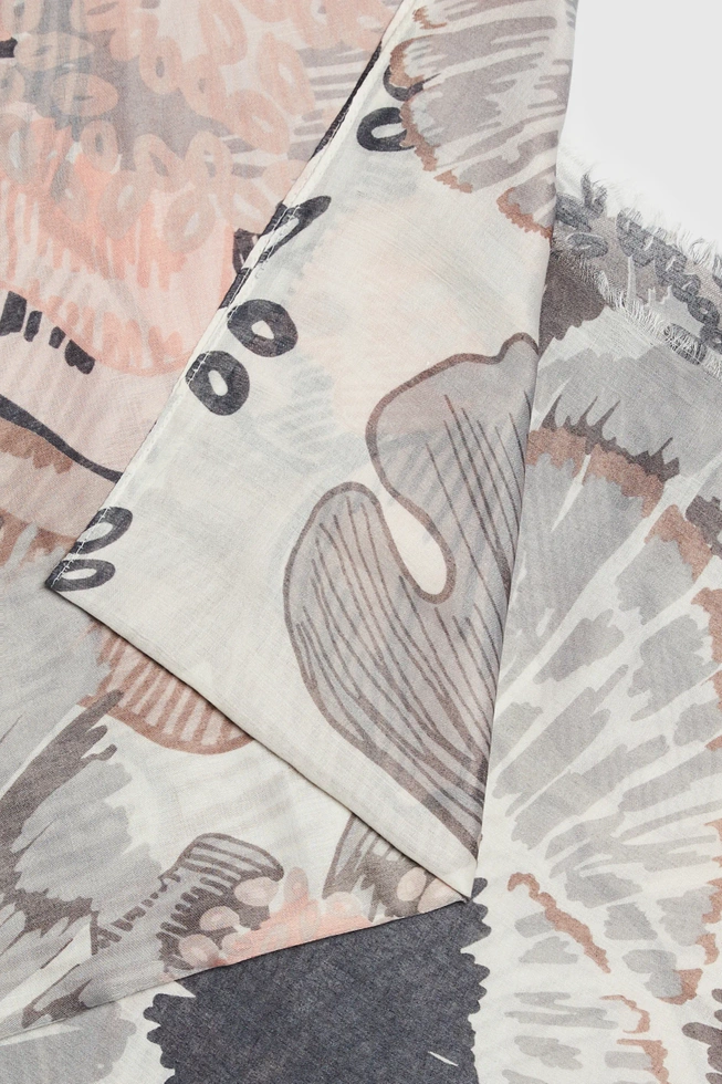 Wzorzysty szal szary