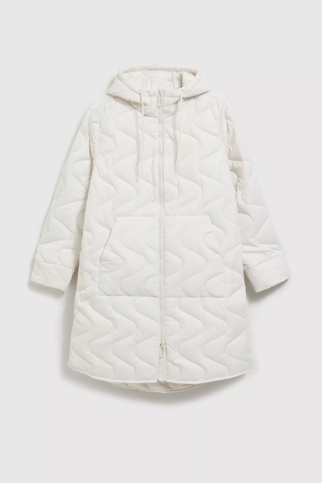 Długa pikowna kurtka z kapturem biała