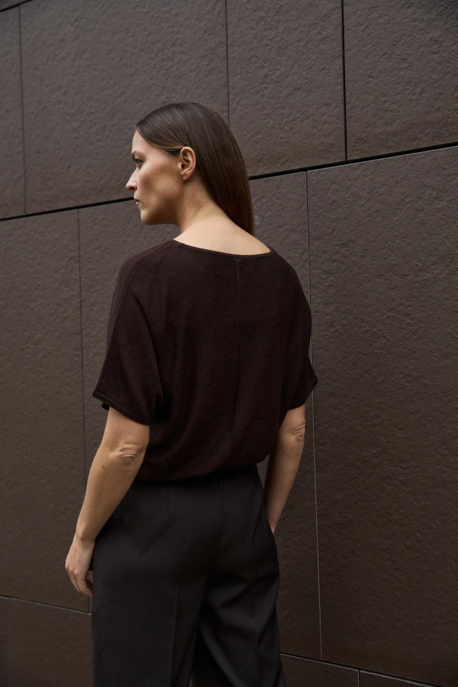 Sweter z krótkimi rękawami brązowy