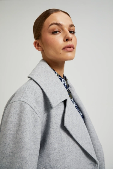 Dwurzędowy krótki płaszcz szary 