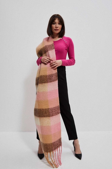 Gruby szal z frędzlami