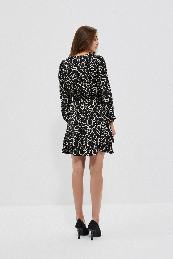 Sukienka mini z rozkloszowanym dołem