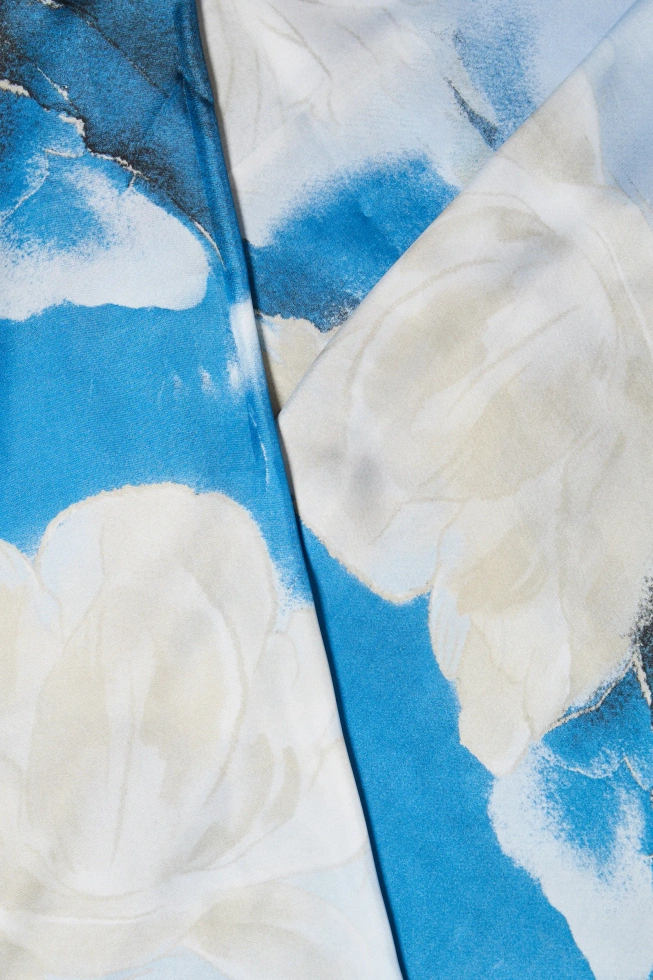 Szal w kwiaty błękitny