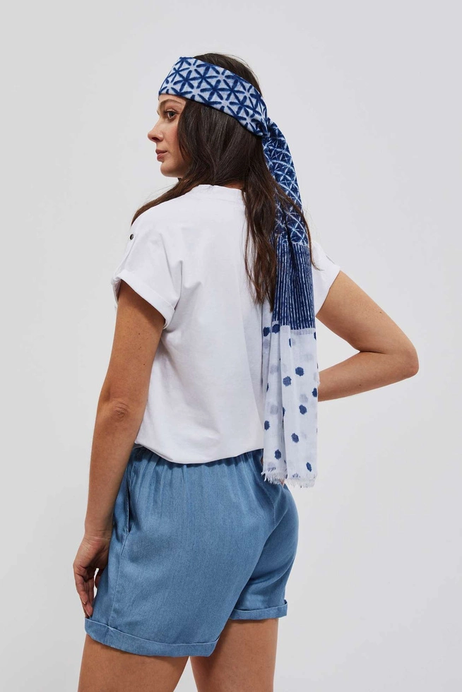 Wzorzysty szal niebieski