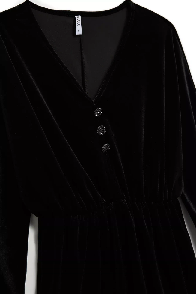 Welurowa sukienka z ozdobnymi guzikami