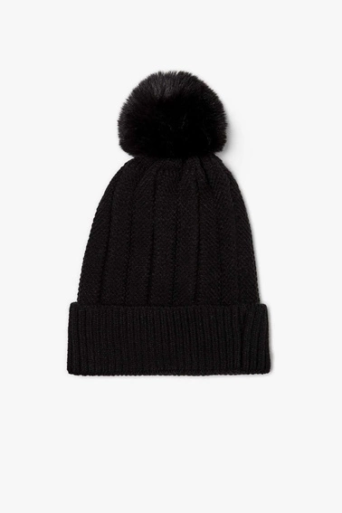 Ciepła dzianinowa czapka z pomponem czarna