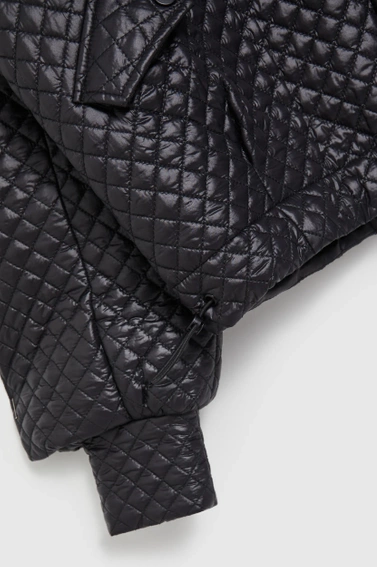 Krótka pikowna kurtka czarna