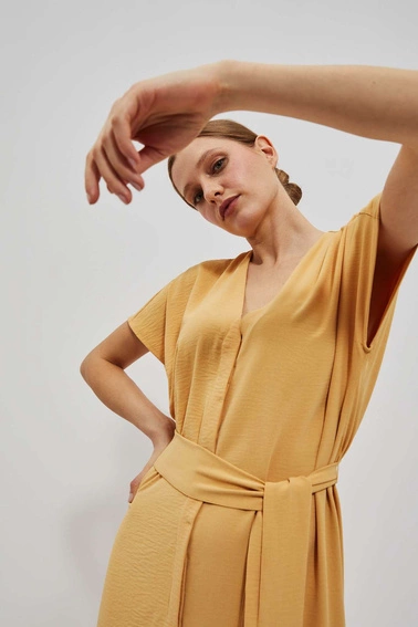 Sukienka maxi z wiązaniem w talii herbaciana