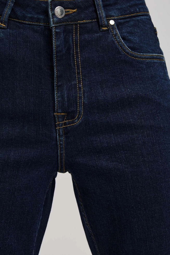 Jeansy z szerokimi nogawkami