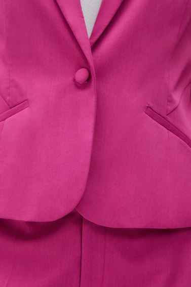 Krótka marynarka fuksjowa