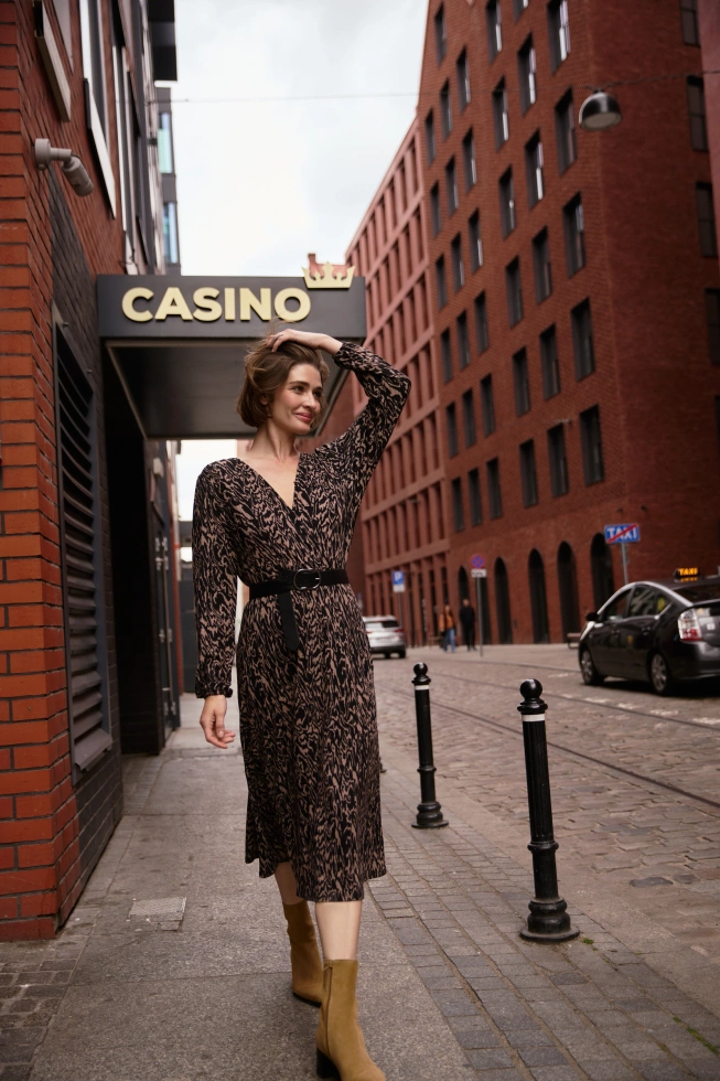 Sukienka midi brązowa