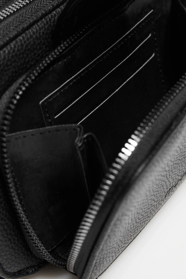 Torebka na szerokim pasku czarna