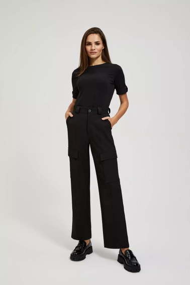 Gładki t-shirt z podwijanymi rękawami czarny