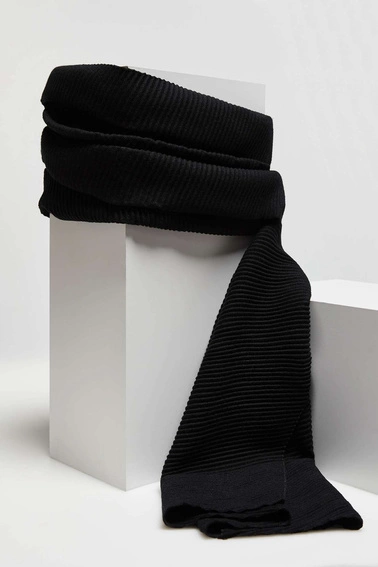 Prążkowany szalik czarny