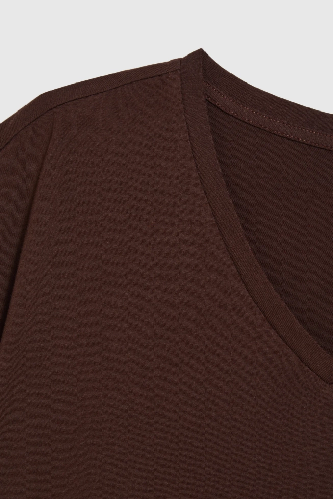 Bawełniany t-shirt z dekoltem w serek brązowy