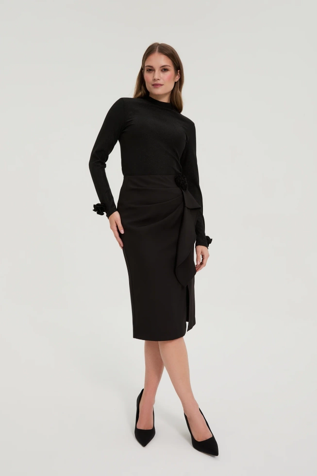 Bluzka z ozdobnymi rękawami czarna