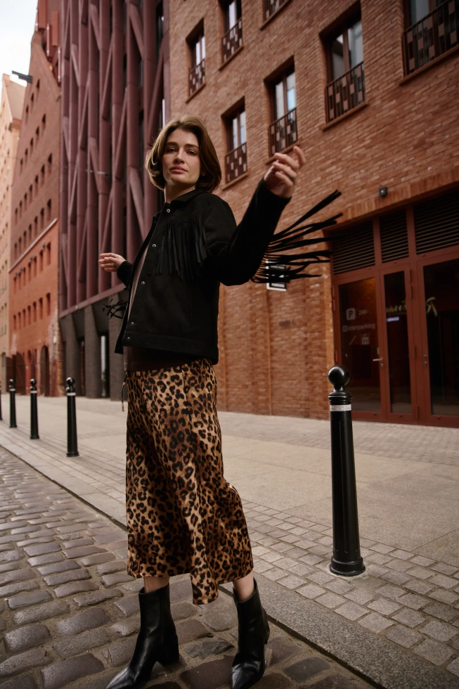 Kurtka z frędzlami czarna